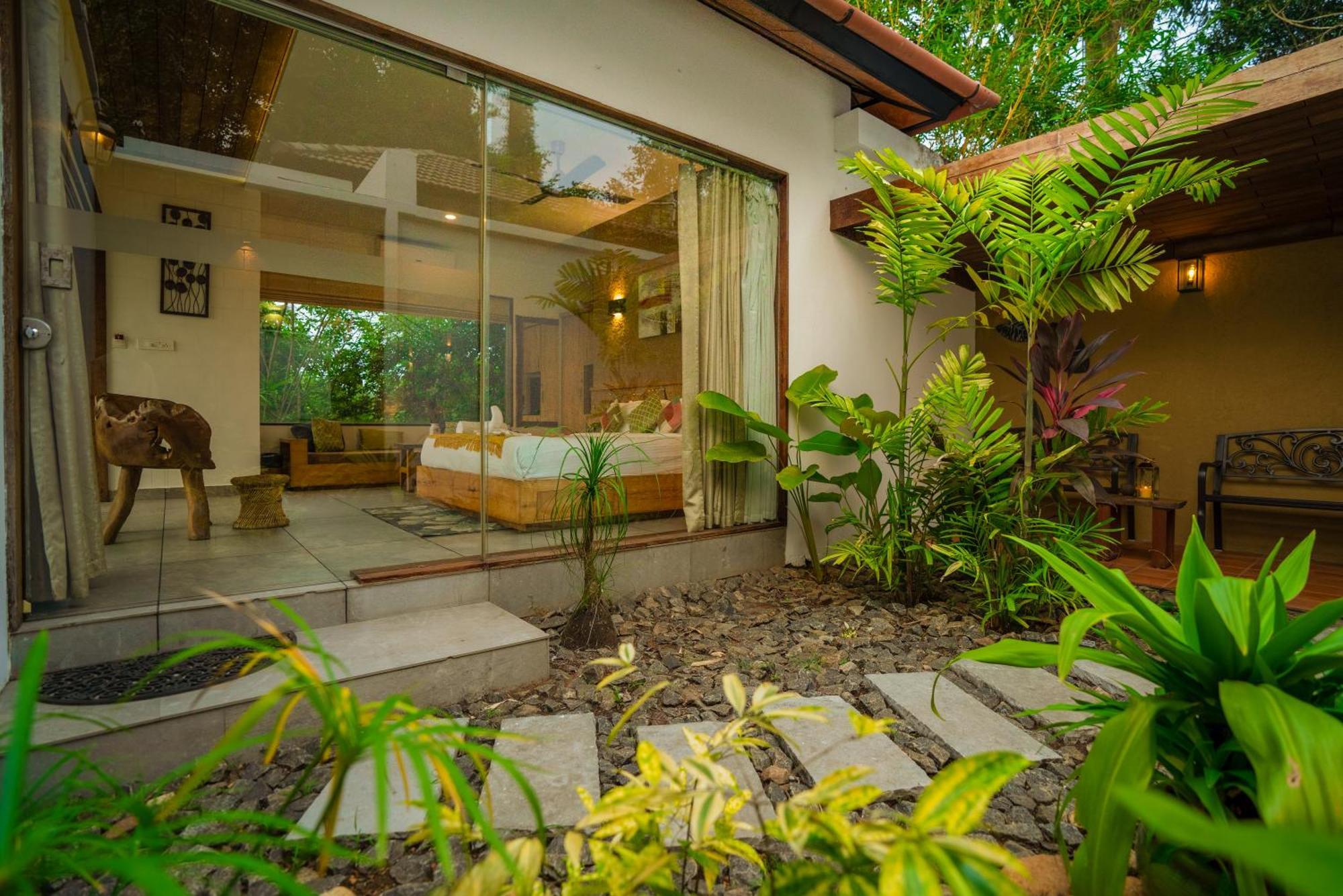 Le Candles Resort Kozhikode Esterno foto